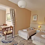 Doliva Park Bed & Breakfast 4*