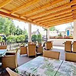 Doliva Park Bed & Breakfast 4*