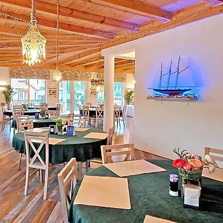 Doliva Park Bed & Breakfast Krynica Morska