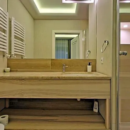 Doliva Park Bed & Breakfast 4*
