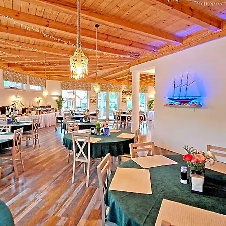 Doliva Park Bed & Breakfast 4*