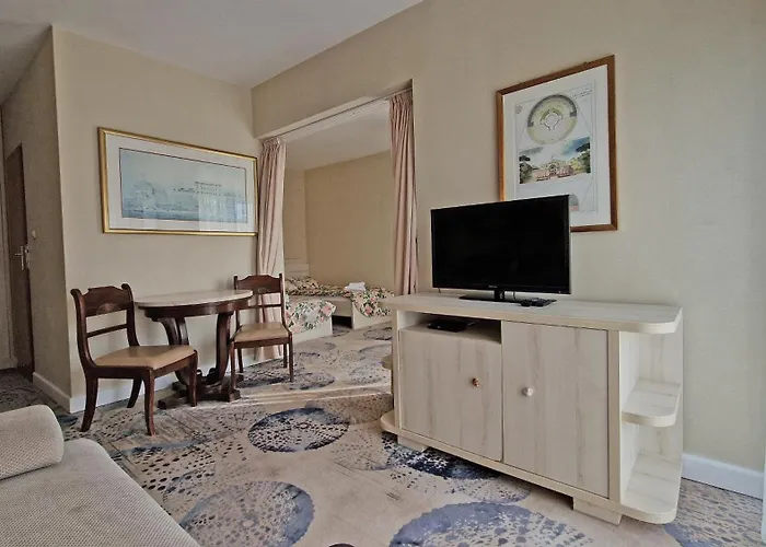 Doliva Park Bed & Breakfast