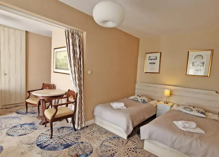 Doliva Park Bed & Breakfast 4*