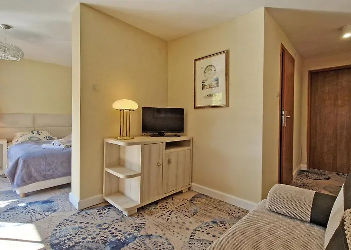 Doliva Park Bed & Breakfast 4*